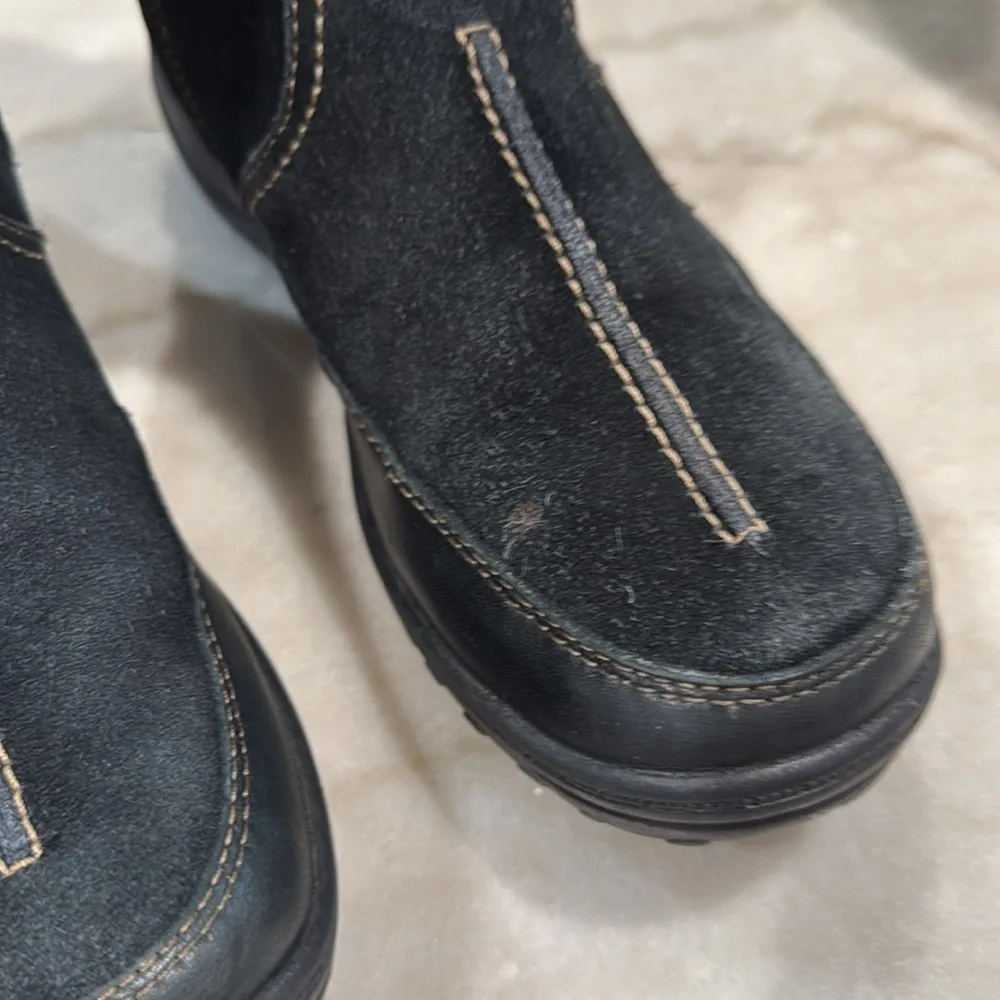 CLARKS BOOTS SIZE 7M Black Suede Winter Boots | Leather